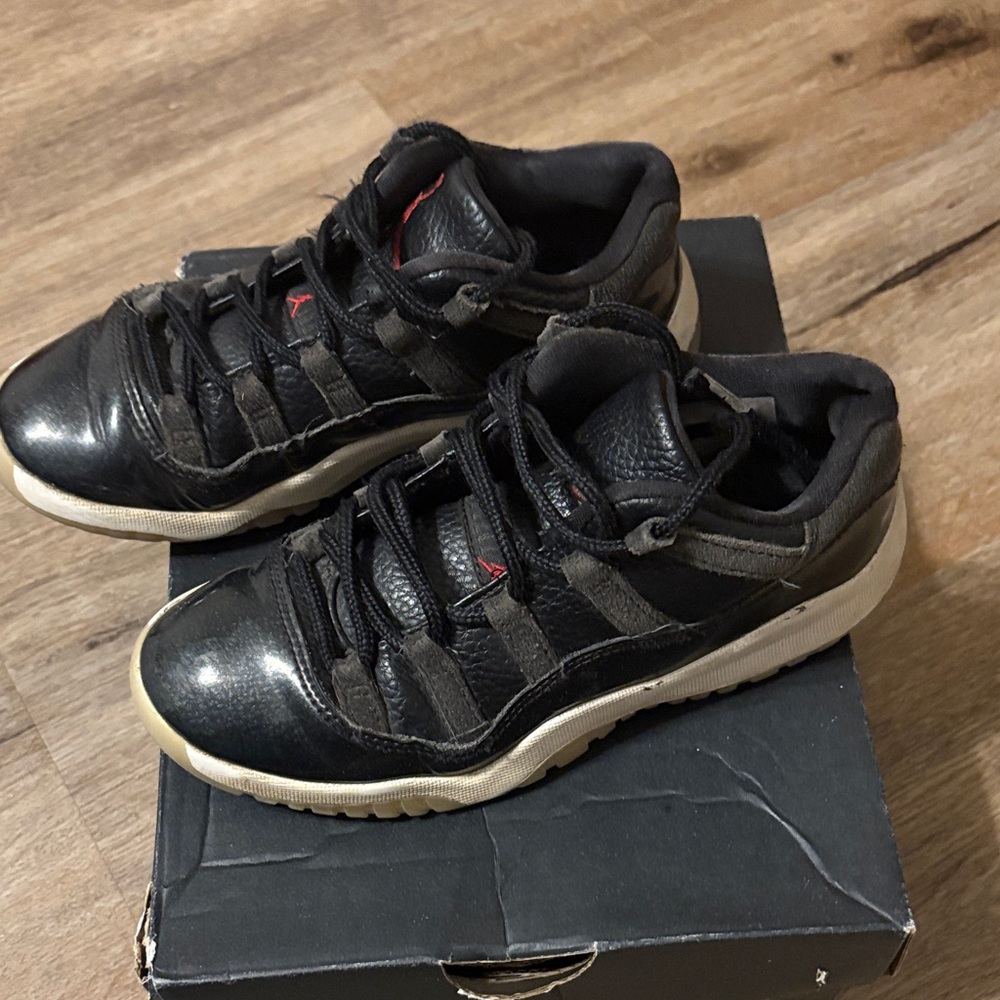 Jordan Retro 11 Black and Gray-Kids Athletic Shoes